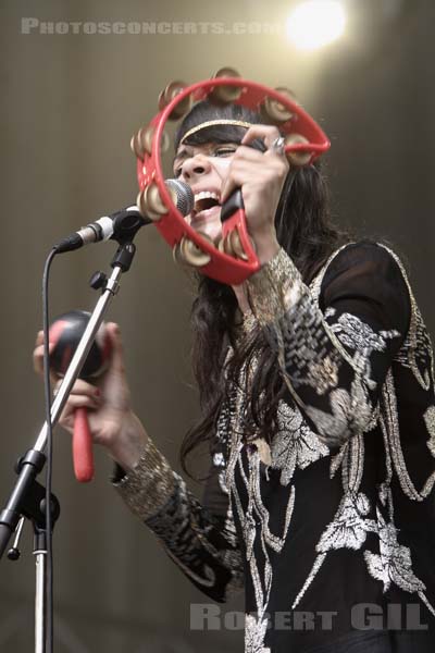 BAT FOR LASHES - 2007-08-26 - SAINT CLOUD - Domaine National - Scene de la Cascade - 